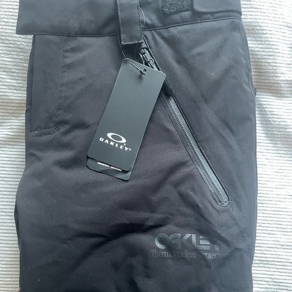 Oakley Women's Insulated Pant - Picture 4 of 8